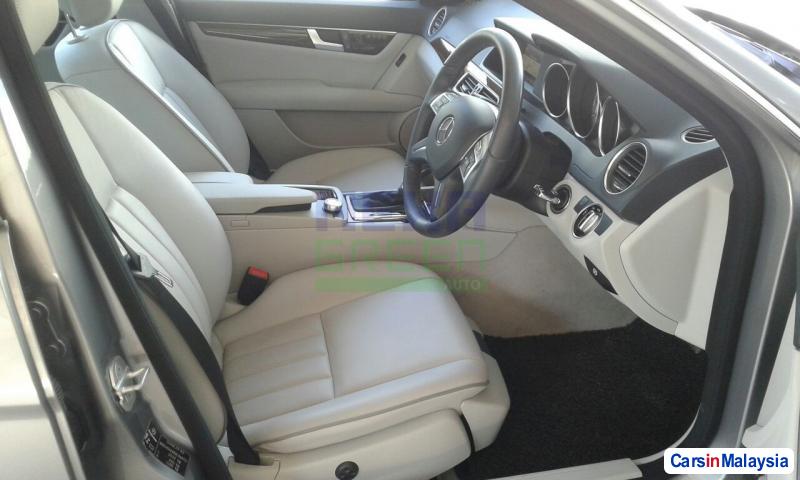 Mercedes Benz C-Class 2013 - image 8