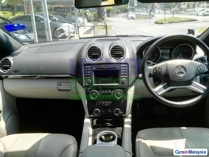 Mercedes Benz ML350 Automatic 2009 - image 9