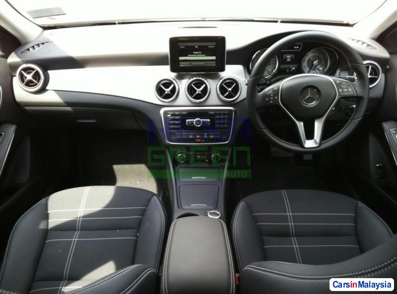Mercedes Benz GLA200 Automatic 2015 - image 9