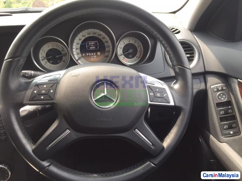 Mercedes Benz C-Class Automatic 2012 - image 9