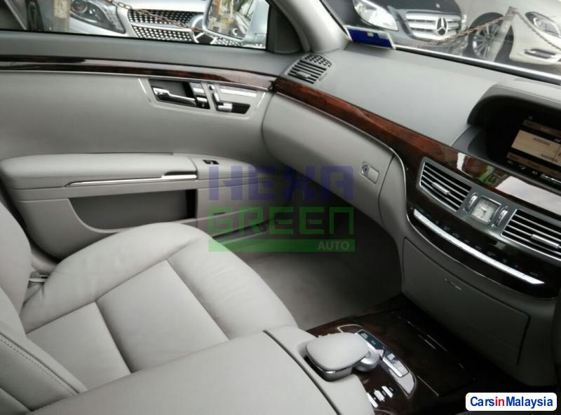 Mercedes Benz S300L Automatic 2011 - image 9