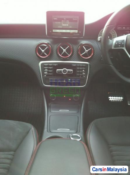 Mercedes Benz A-Class Automatic 2013 - image 9