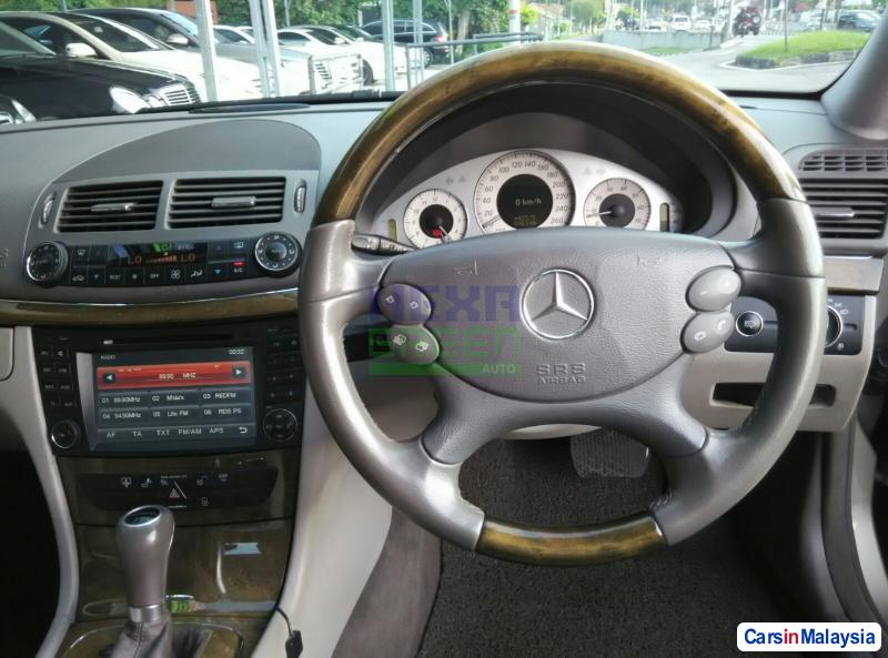 Mercedes Benz E280 Automatic 2007 - image 9