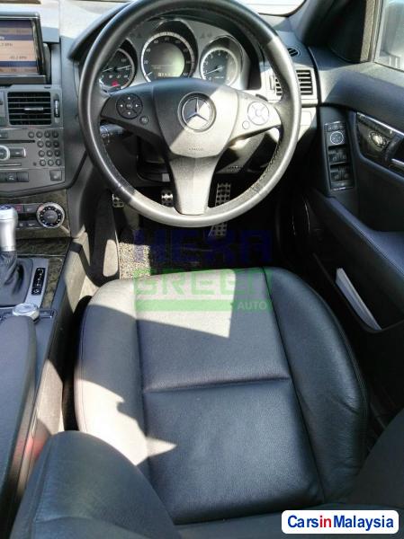 Mercedes Benz C-Class Automatic 2009 - image 9