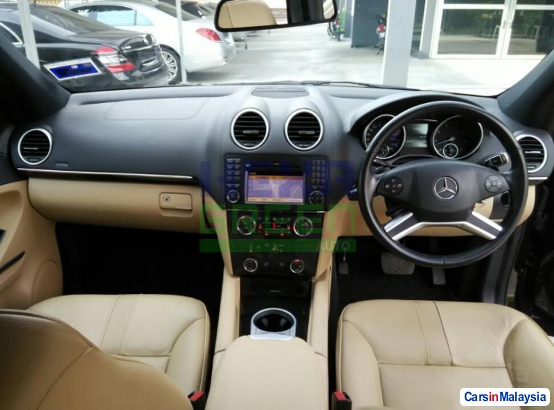 Mercedes Benz ML350 Automatic 2010 - image 9