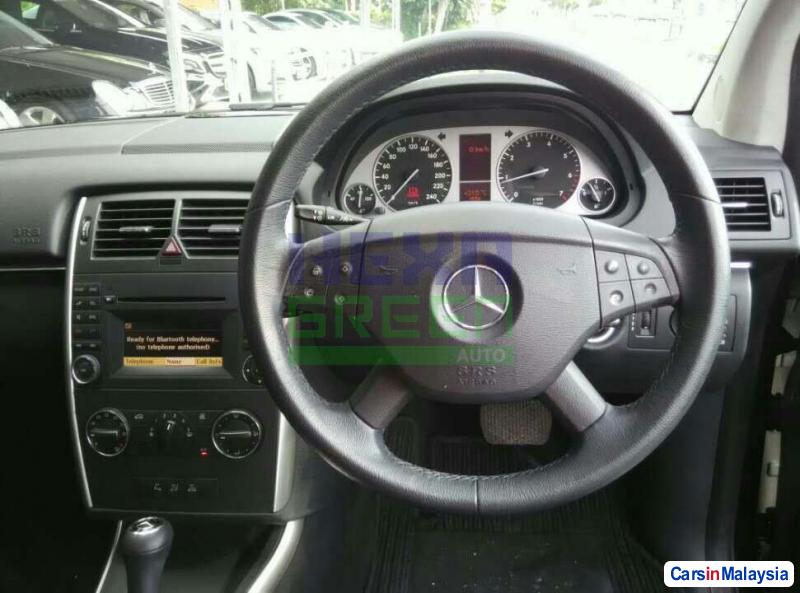 Mercedes Benz B170 Semi-Automatic 2008 - image 9