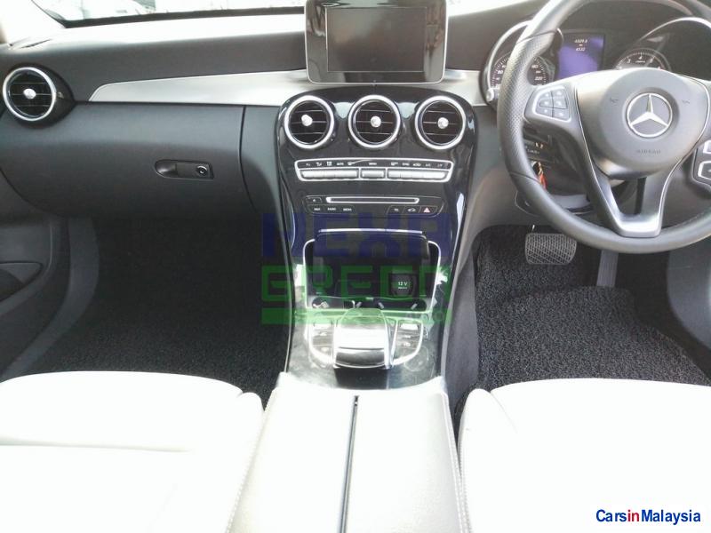 Mercedes Benz C-Class Automatic 2015 - image 9