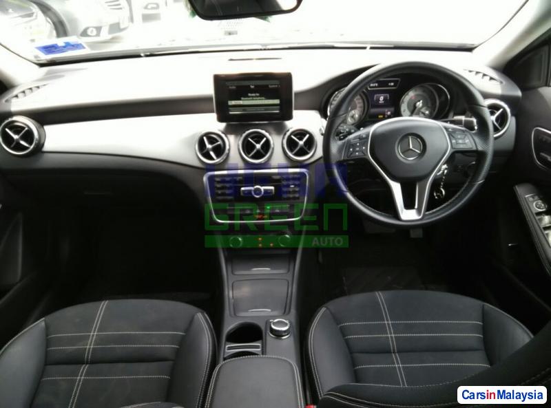 Mercedes Benz GLA200 Automatic 2014 - image 9