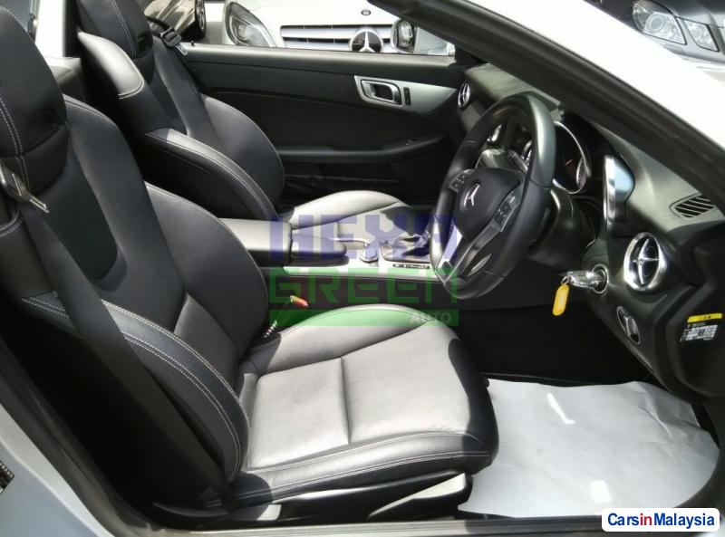 Mercedes Benz SLK200K Automatic 2011 - image 9