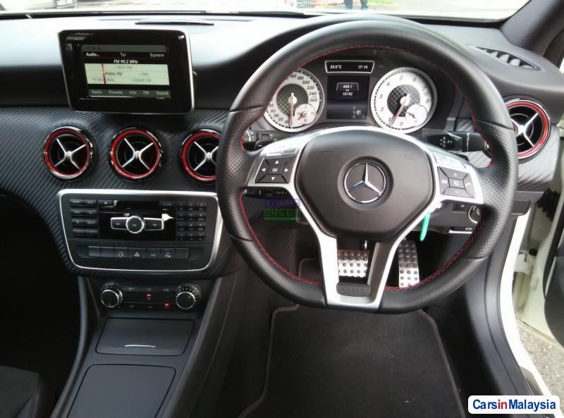 Mercedes Benz A-Class Automatic 2015 - image 9
