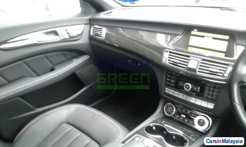 Mercedes Benz CLS350 2012 - image 9