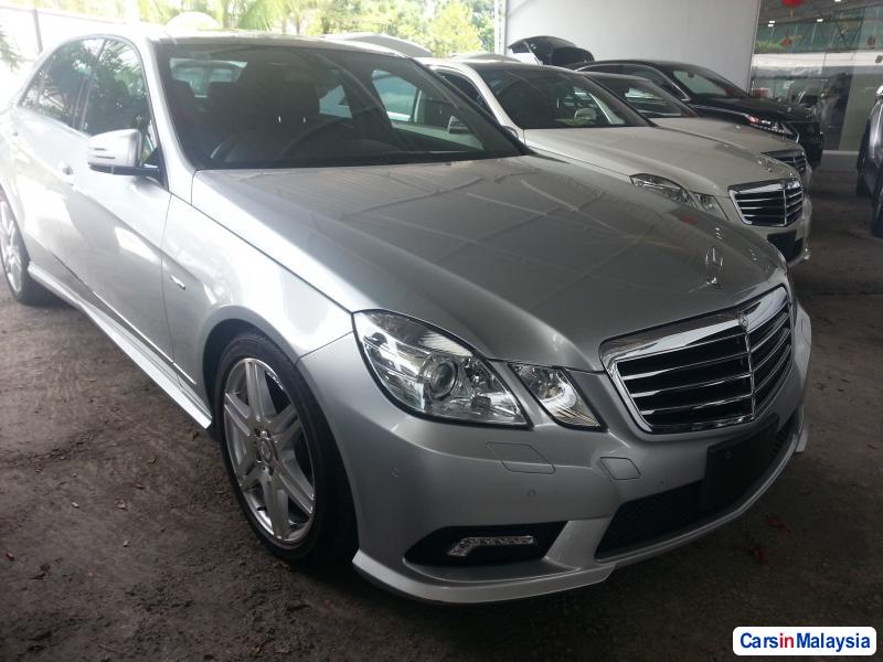 Pictures of Mercedes Benz E250 Semi-Automatic 2010