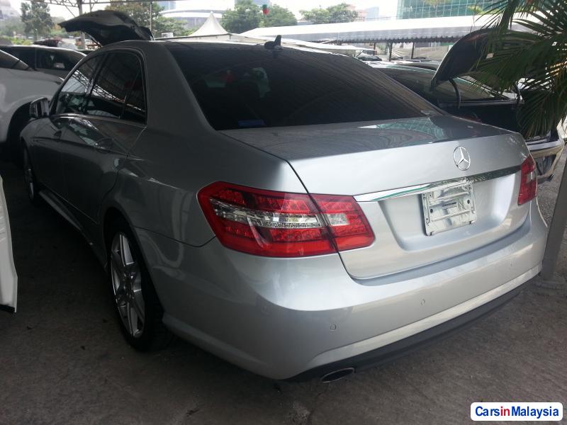 Mercedes Benz E250 Semi-Automatic 2010 - image 2