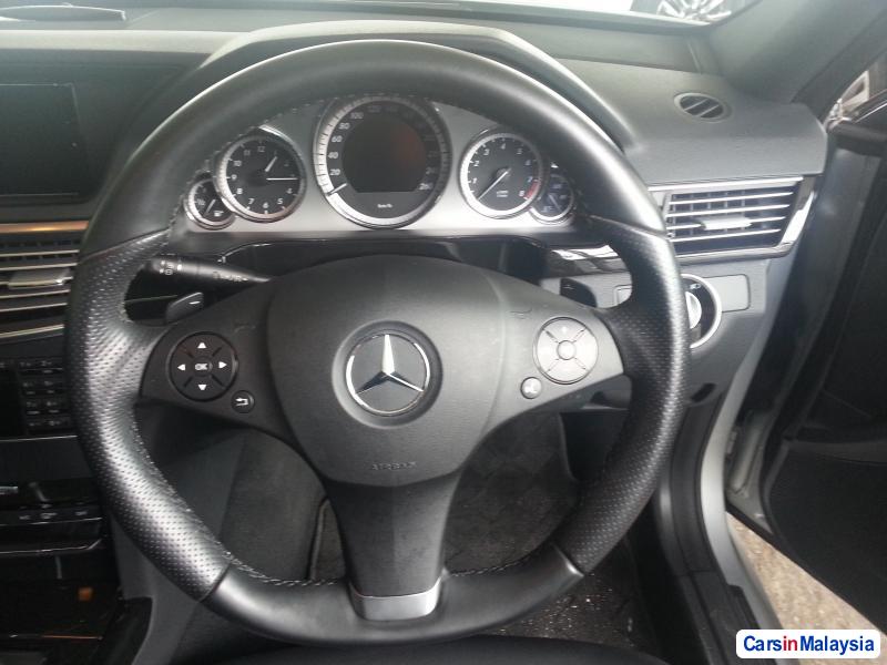 Mercedes Benz E250 Semi-Automatic 2010 - image 7