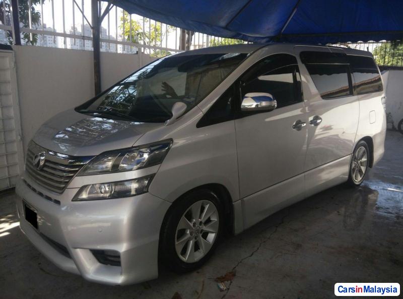 Toyota Vellfire 2009 - image 2