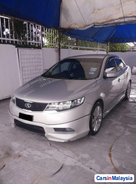 Kia Forte 2010 - image 2