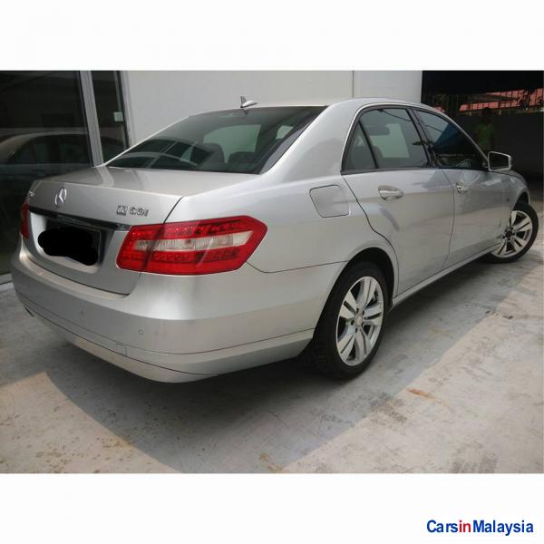 Mercedes Benz E200 Automatic 2011