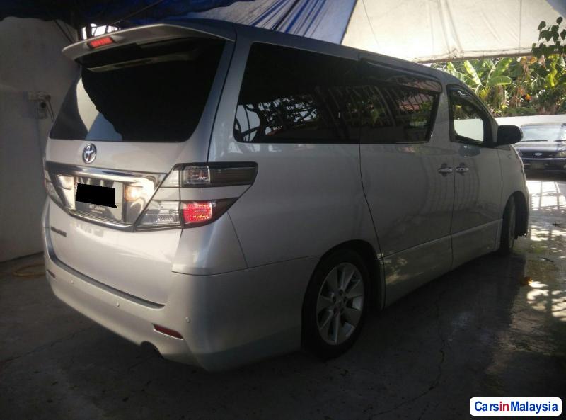 Toyota Vellfire 2009 - image 4