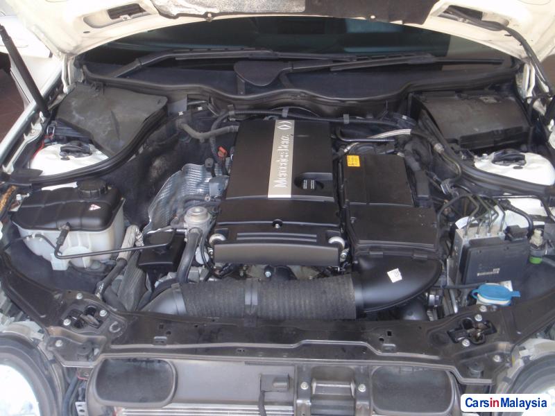 Mercedes Benz 230 2005 - image 4