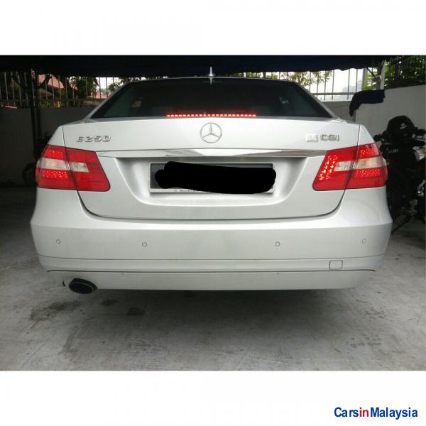 Mercedes Benz E200 CGI Automatic 2012 - image 2