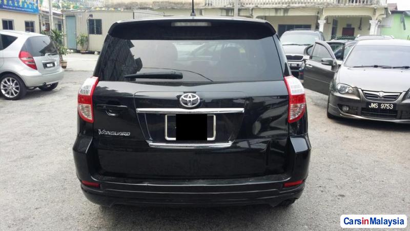 Toyota Vanguard Automatic 2013 - image 4