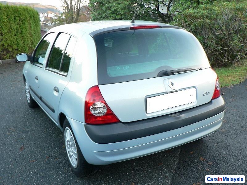 Renault Clio 2003 - image 2