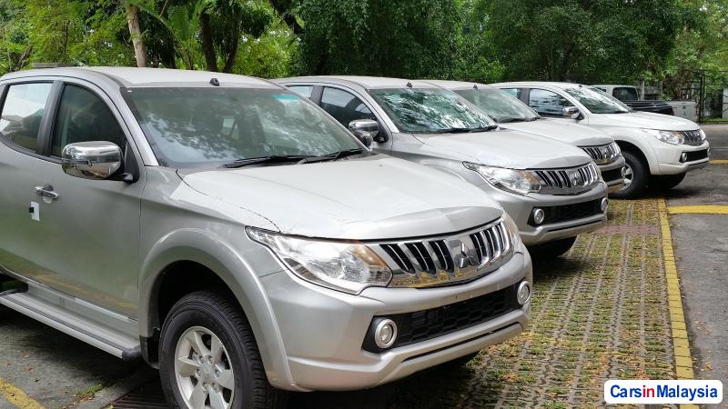 Mitsubishi Triton Semi-Automatic - image 3