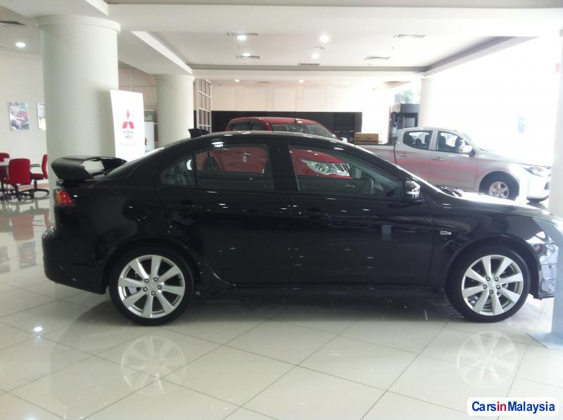 Mitsubishi Lancer Automatic - image 4