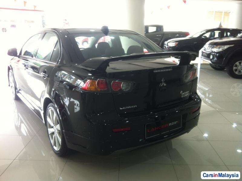 Mitsubishi Lancer Automatic - image 5