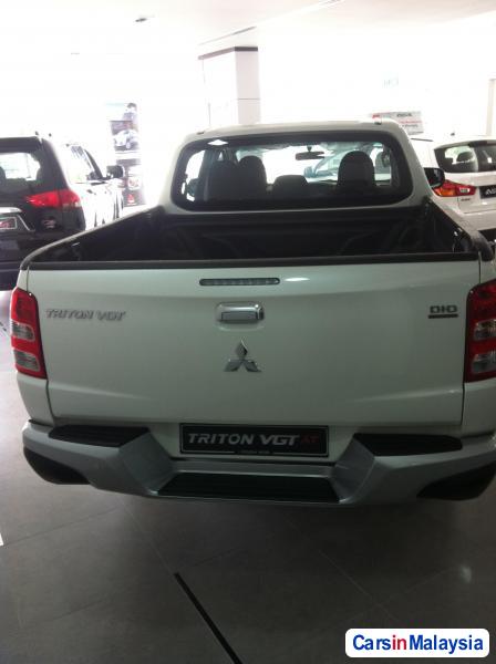 Mitsubishi Triton Semi-Automatic - image 7