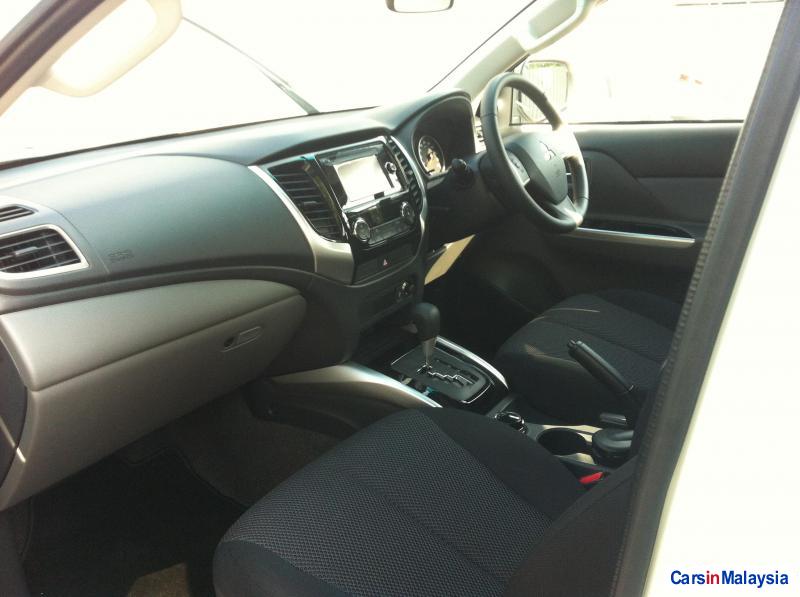 Mitsubishi Triton Semi-Automatic - image 9