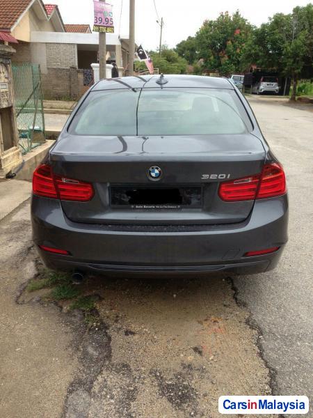 BMW 3 Series Automatic 2014 - image 2