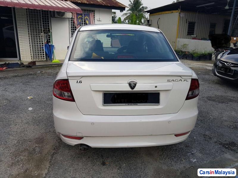 Proton Saga Automatic - image 4