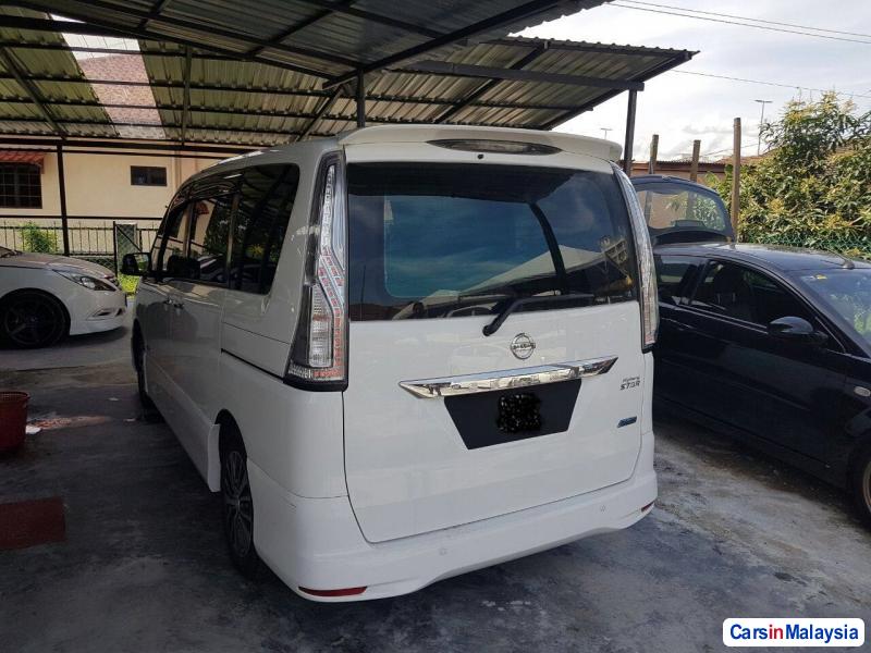 Nissan Serena Automatic - image 6