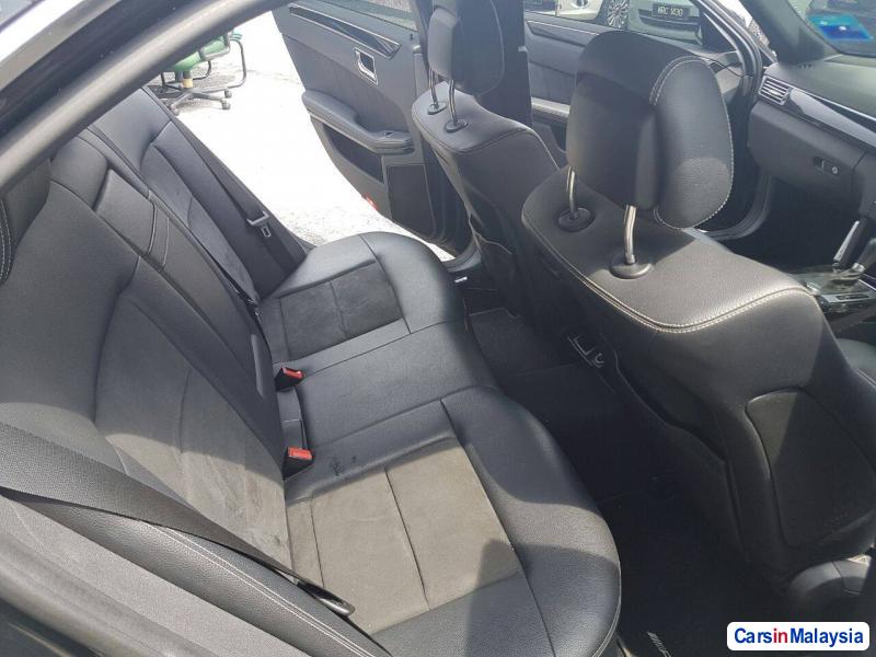 Mercedes Benz E250 CGI Automatic 2012 - image 9