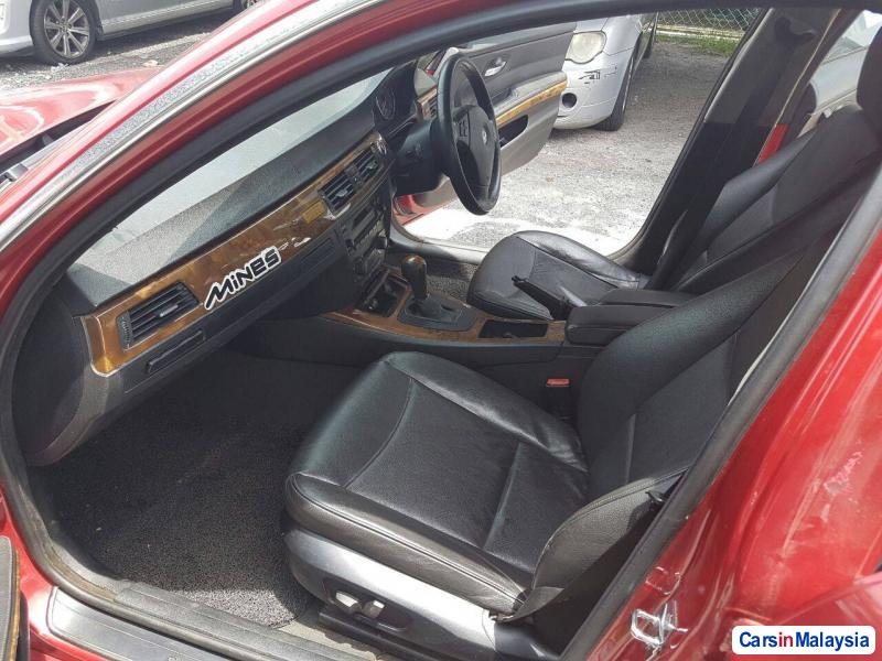 BMW 3 Series Automatic 2011 - image 9