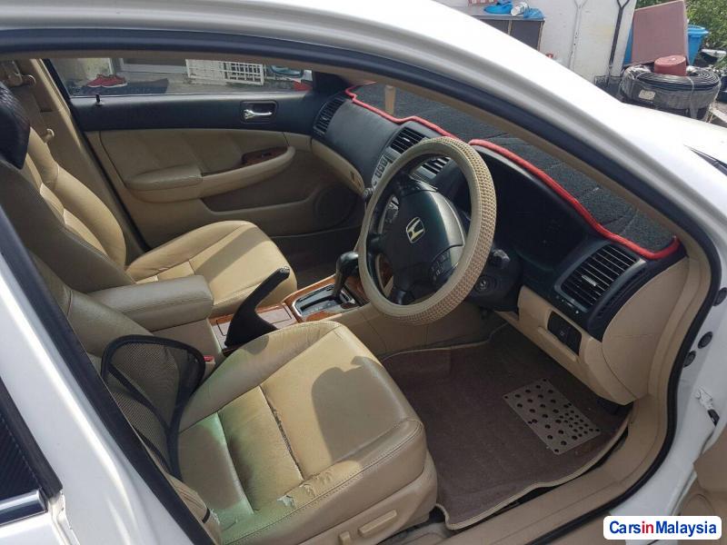 Honda Accord Automatic 2007 - image 9