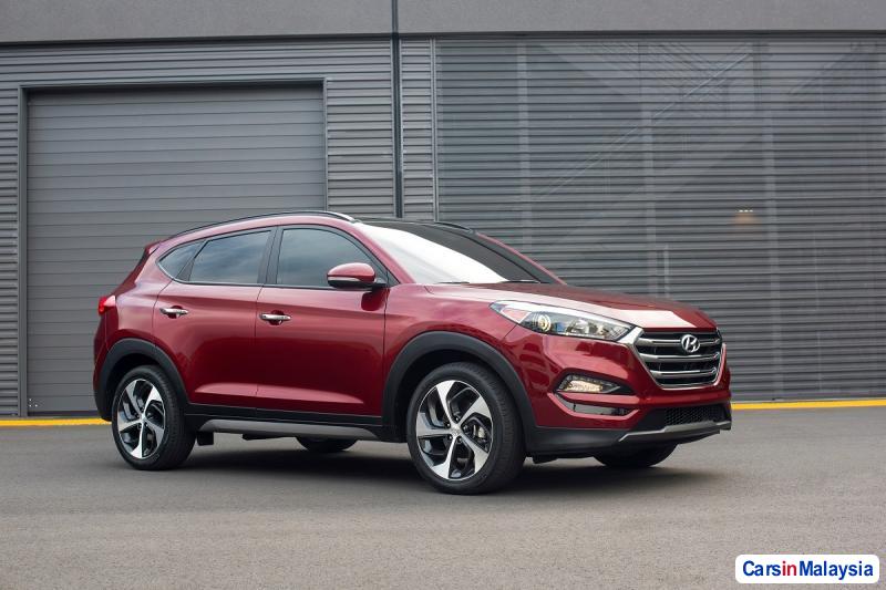 Hyundai Tucson Semi-Automatic