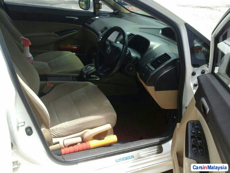 Honda Civic Automatic 2006 - image 2