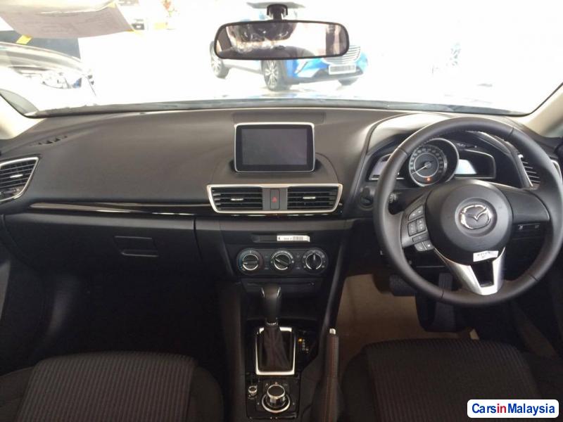 Mazda 3 Automatic - image 6