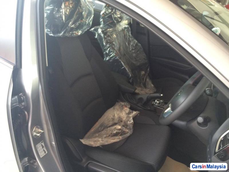 Mazda 3 Automatic - image 7