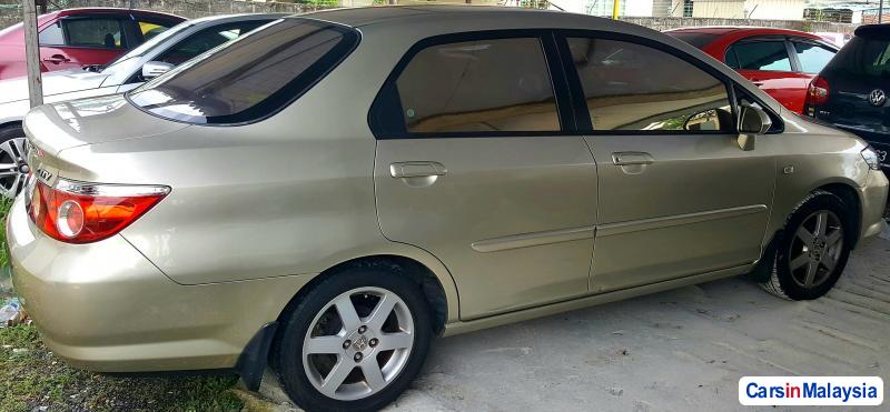 Honda City 2006 - image 2