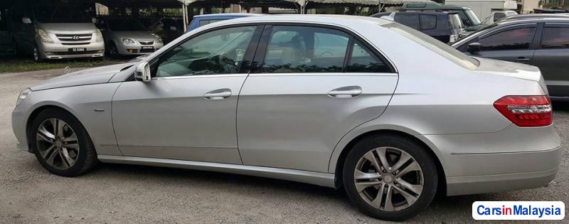 Mercedes Benz 250D Semi-Automatic 2013 in Kuala Lumpur