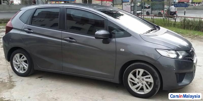 Honda Jazz Automatic 2014 - image 3