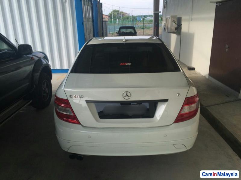 Mercedes Benz C180 Automatic 2010 - image 4