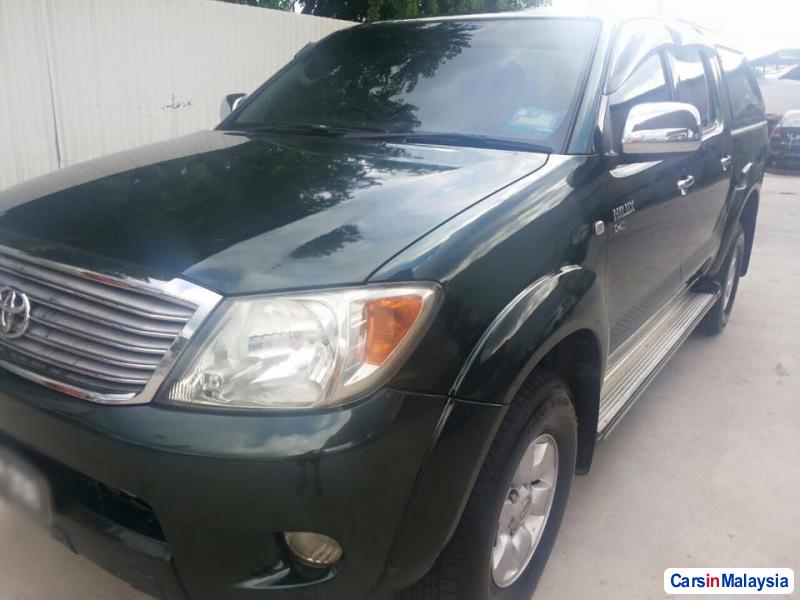 Toyota Hilux Automatic 2006 in Malaysia