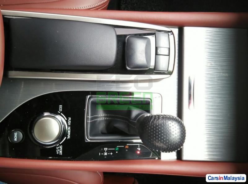 Lexus GS Automatic 2012 - image 10