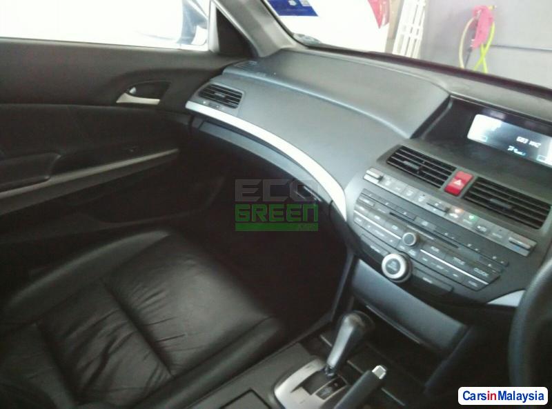 Honda Accord Automatic 2008 - image 10