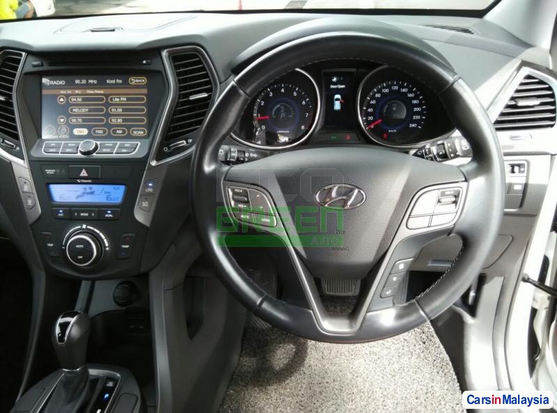 Hyundai Santa Fe Automatic 2014 - image 10
