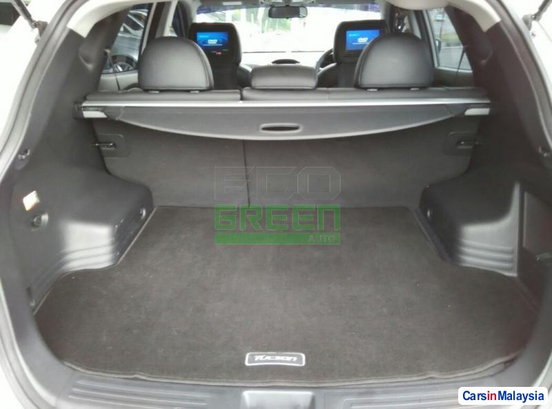 Hyundai Tucson Automatic 2011 - image 11
